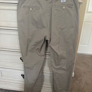 36x32 Men’s Vineyard Vines Lt Khaki Khakis.